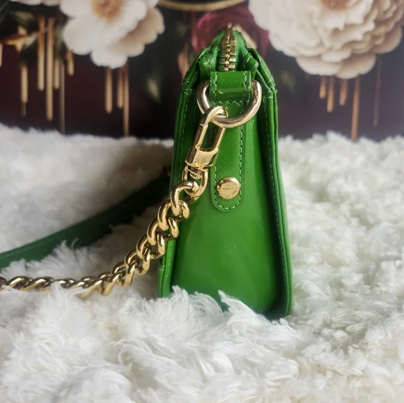 MCM Vibrant Emerald Green Mini Bag with Gold Accents - Picture 4 of 9